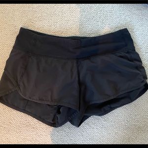 Lululemon Speed Up Short Black Size 4